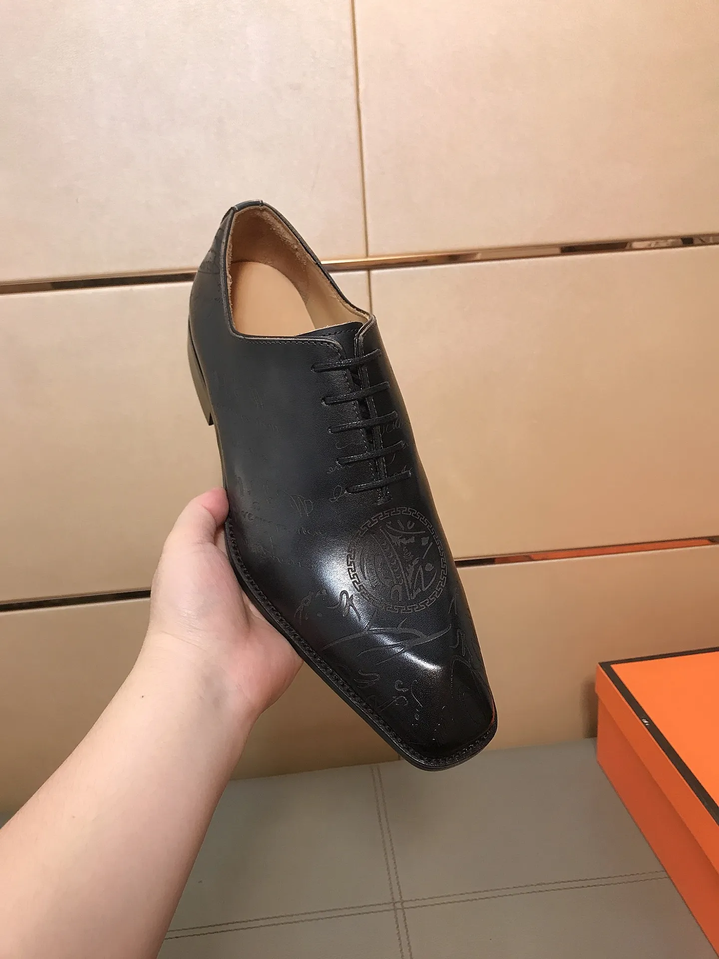 Factory price 560 💎💎👉👉[LV Louis Vuitton] The latest men's casual business leather shoes 🇨🇳, new model opening 💯 Made of cowhide imported from Italy, luxurious leather lining, wear-resistant outsole, soft and comfortable 🌴 High-end atmosphere, the first choice for high-class men 🍍38-44